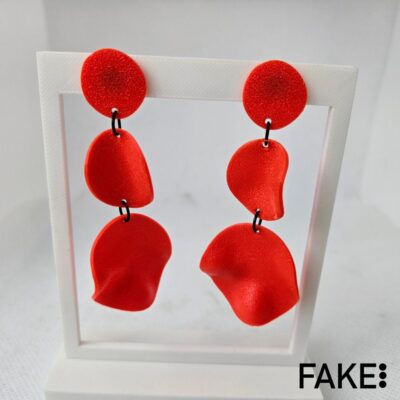 Pendientes deriva triple rojo