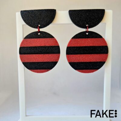 Pendientes deriva rayas rojo
