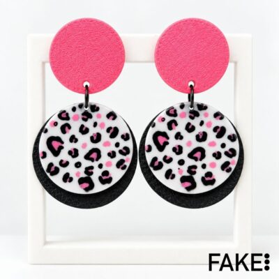 Pendientes deriva animal blanco y rosa