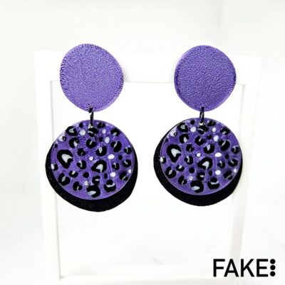 Pendientes deriva animal morado y negro